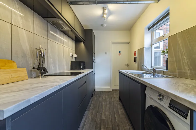 Modern 2 Bed Student House // Jul 2026 - Image 10